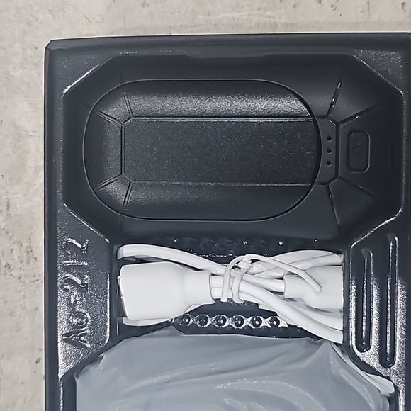 NWOT Dnaleao | 2 Pack Electric Portable Hand Warmers - Picture 2 of 7